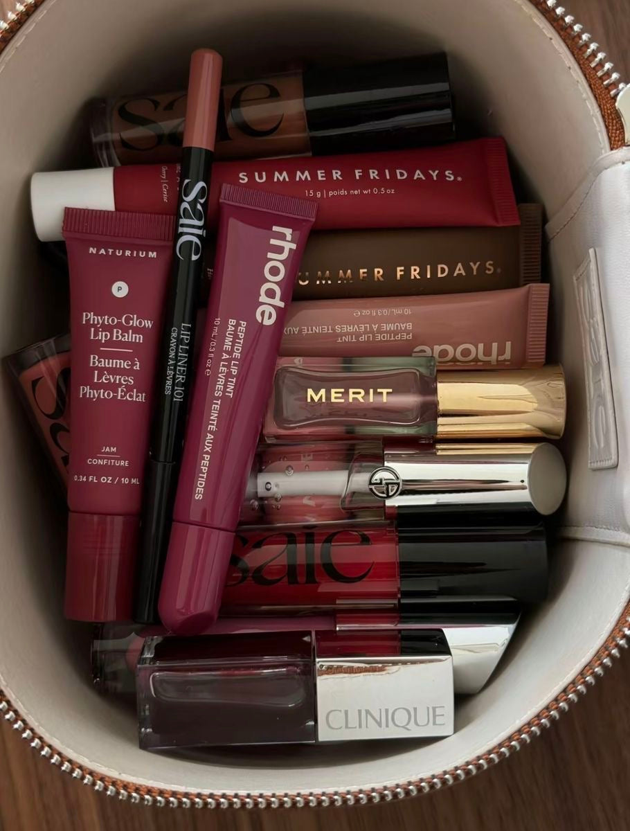LIP GLOSS